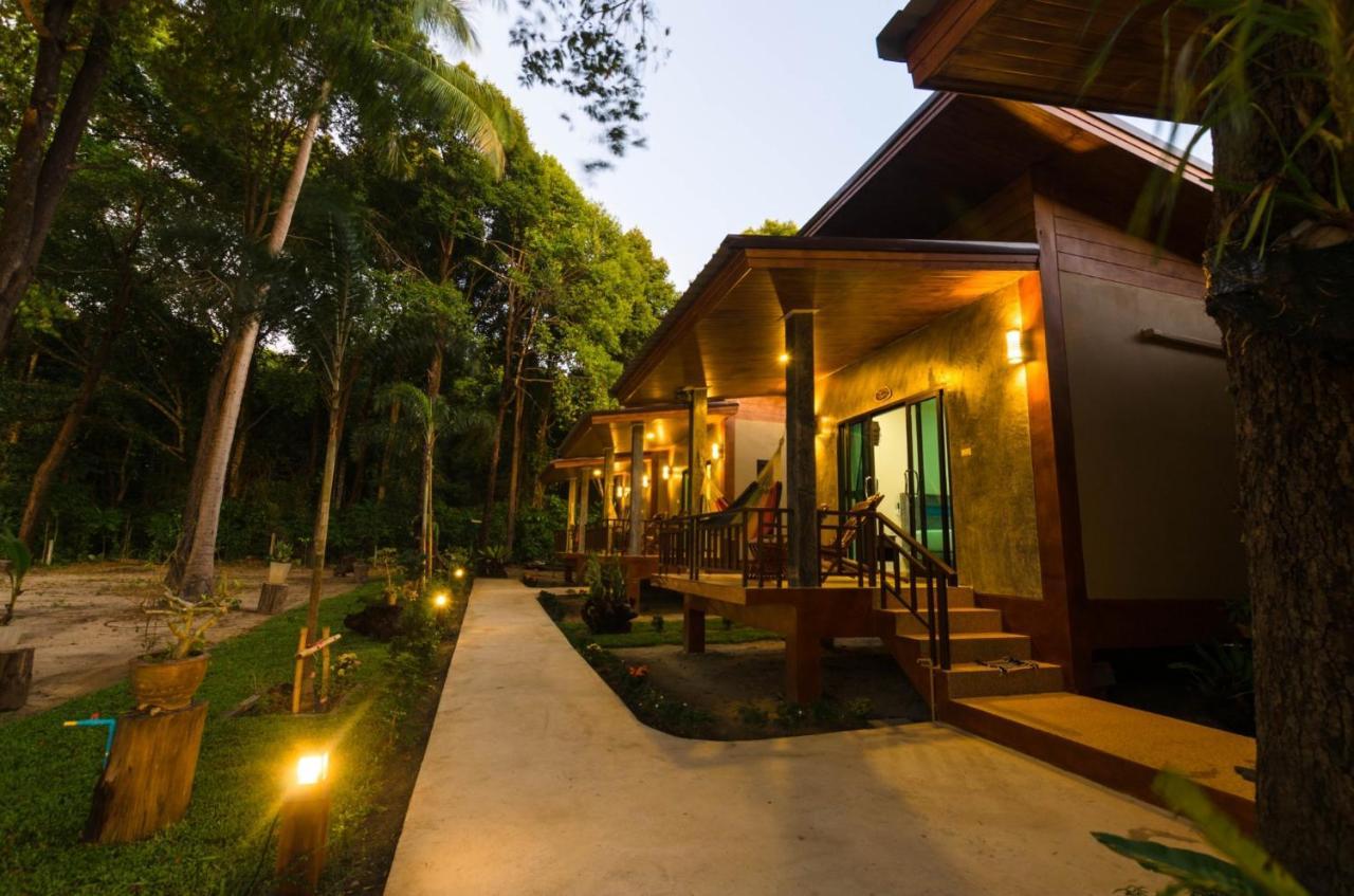 The Sun Long Beach Resort Koh Lanta Exterior foto